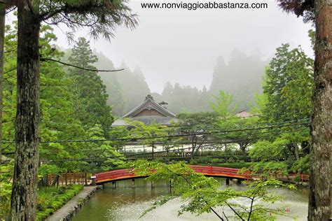 Dormire in un tempio buddista sul Monte Koya in Giappone.